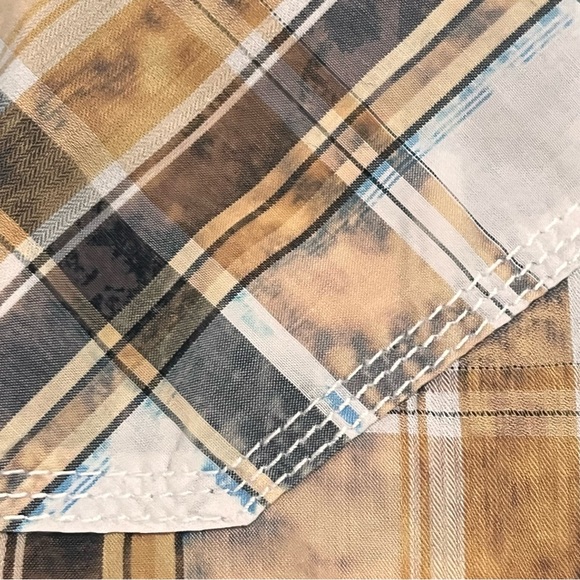 Mens BKE vintage short sleeve pearl snap. Distressed. - Picture 6 of 11